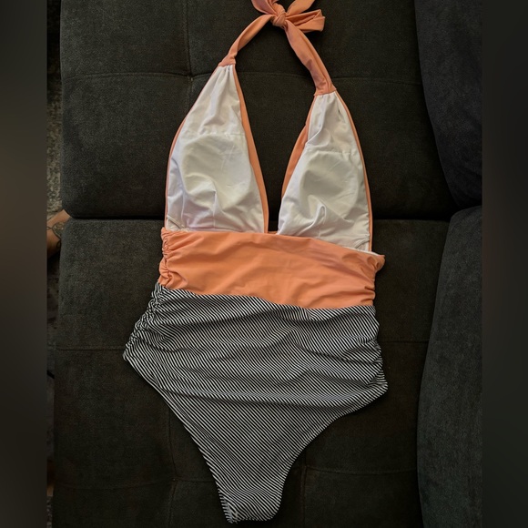 Cupshe Halter One piece Swimsuit - Picture 2 of 3